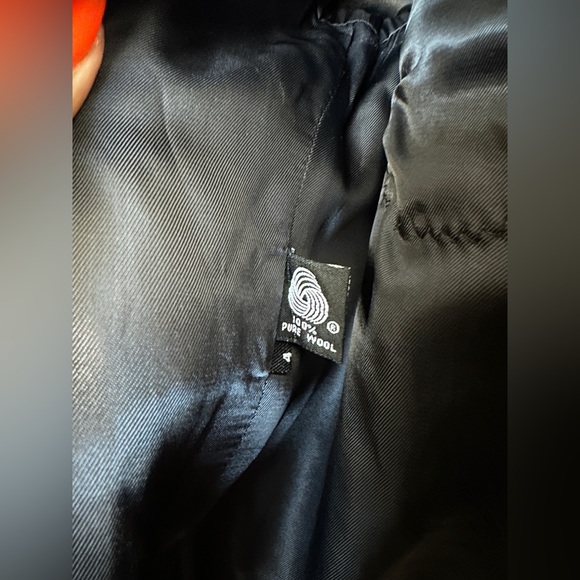 Reworked Vintage Oversized Black Blazer With Red Vintage Crest Patch Size 4 - Picture 10 of 10